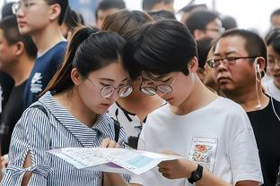 莫耶斯：我们已经习惯现在裁判吹罚的尺度，我不会去谈论它